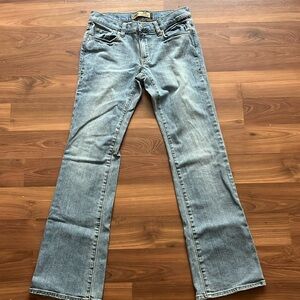 Woman’s Old Navy Jeans light Wash Low Rise Stretch Size 2